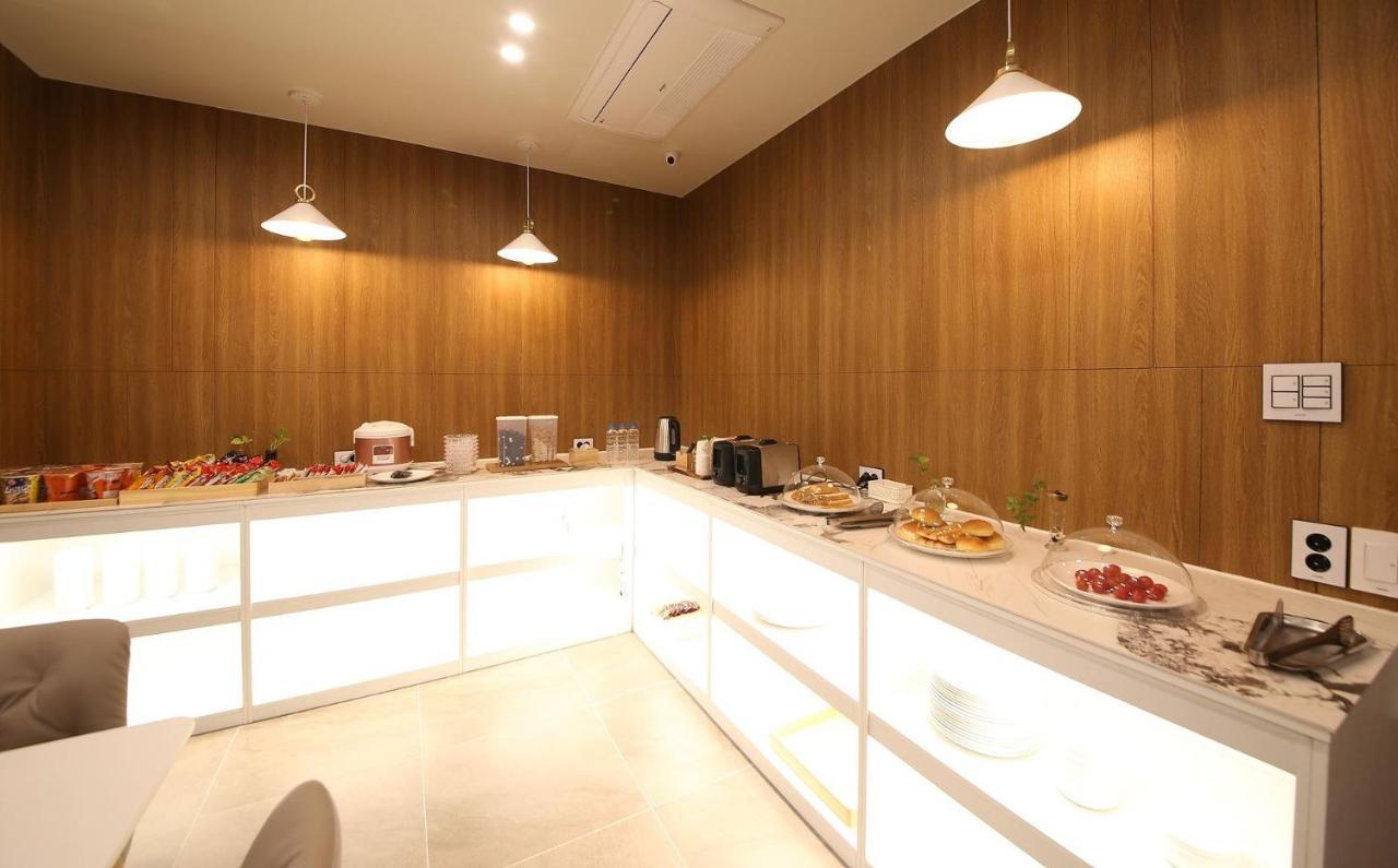 Brown Dot Hotel Sinan Gwangju Metropolitan City Esterno foto