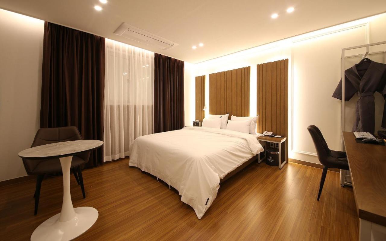 Brown Dot Hotel Sinan Gwangju Metropolitan City Esterno foto