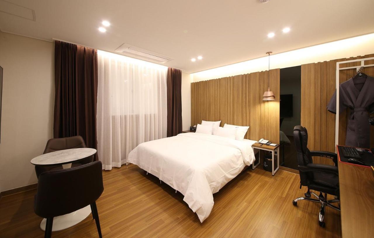 Brown Dot Hotel Sinan Gwangju Metropolitan City Esterno foto