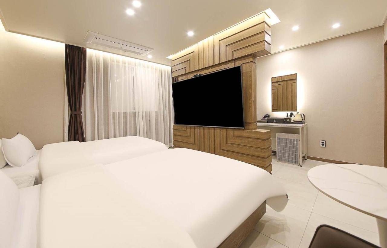 Brown Dot Hotel Sinan Gwangju Metropolitan City Esterno foto