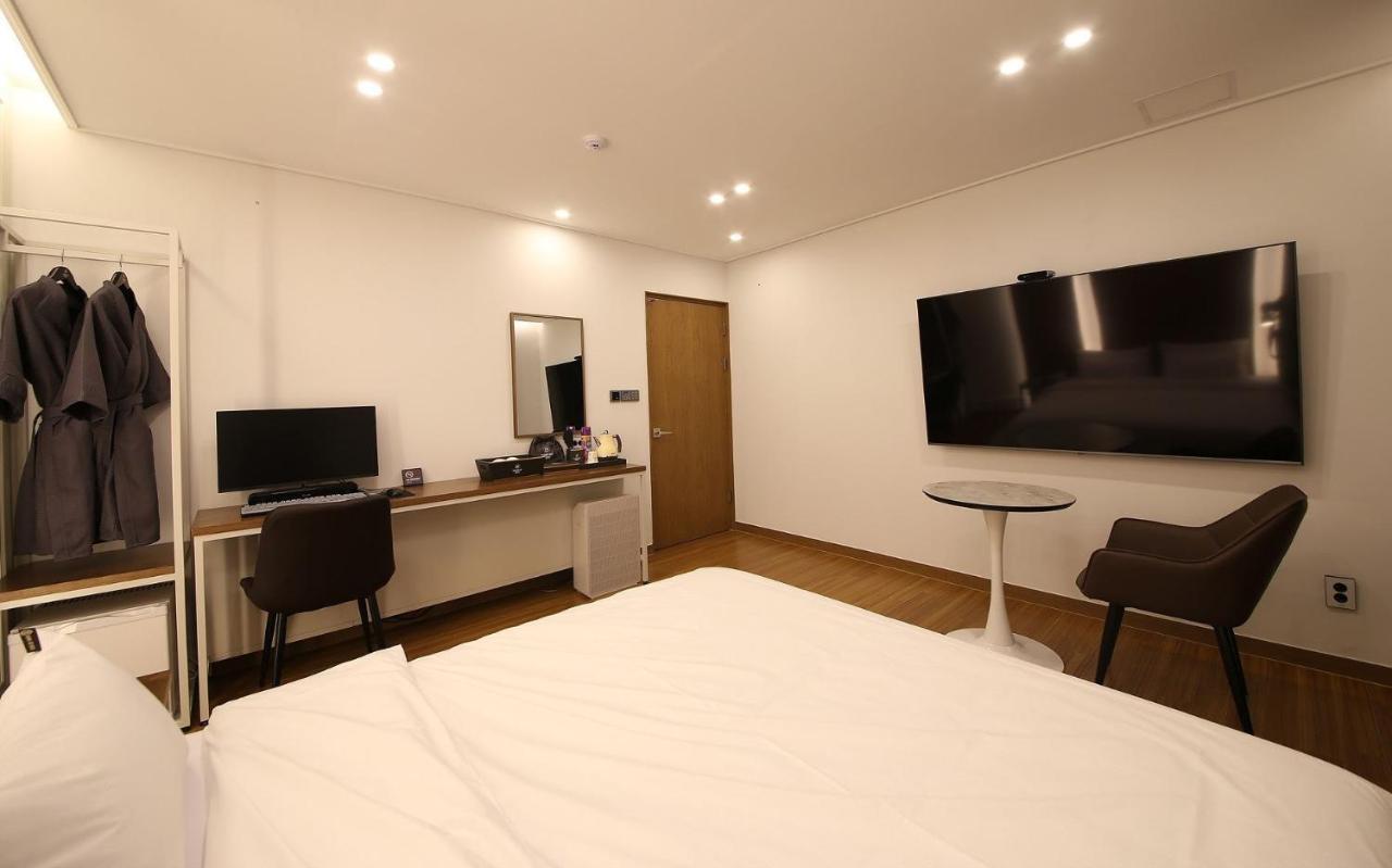Brown Dot Hotel Sinan Gwangju Metropolitan City Esterno foto