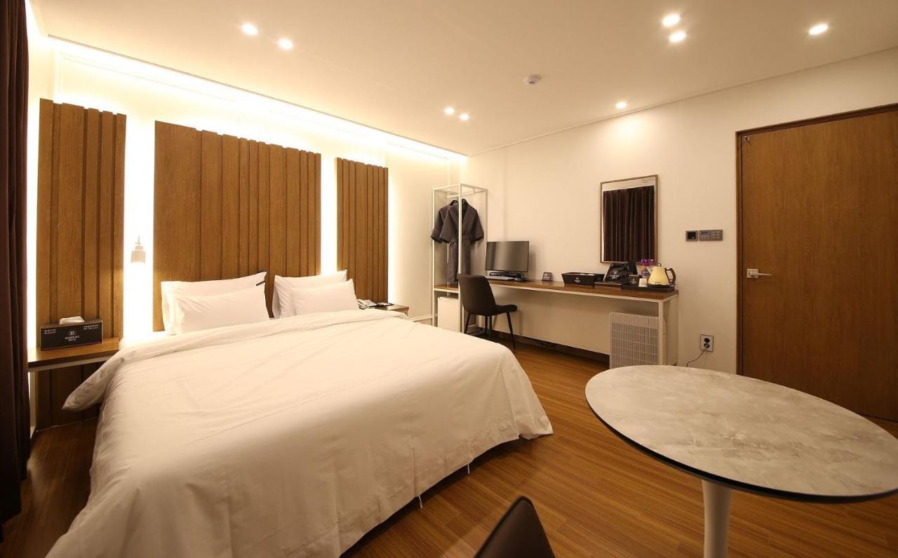 Brown Dot Hotel Sinan Gwangju Metropolitan City Esterno foto