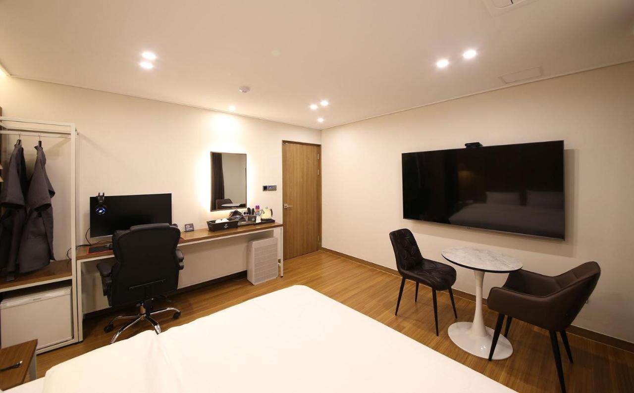 Brown Dot Hotel Sinan Gwangju Metropolitan City Esterno foto