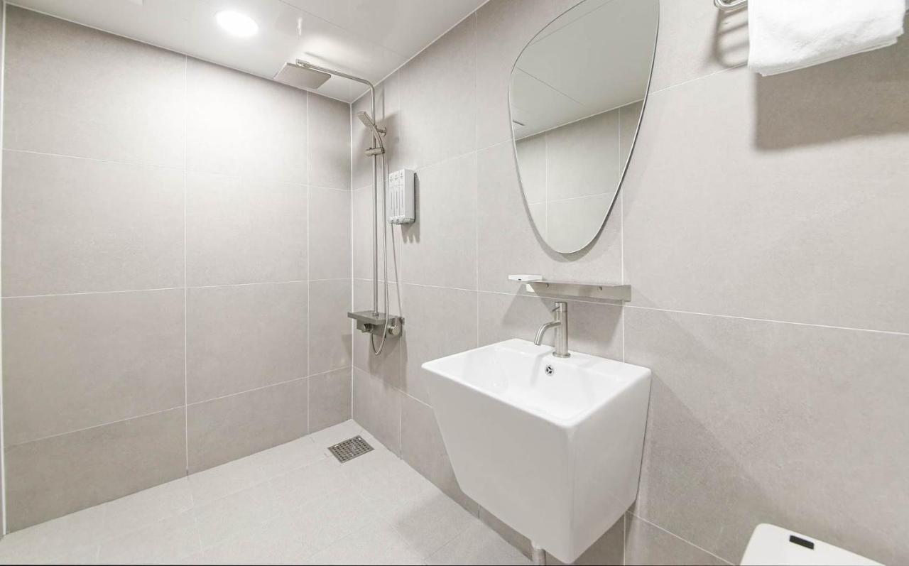 Brown Dot Hotel Sinan Gwangju Metropolitan City Esterno foto