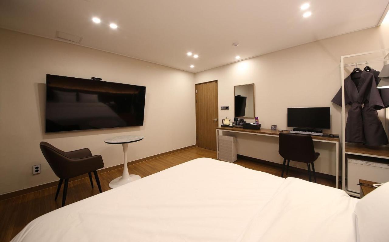Brown Dot Hotel Sinan Gwangju Metropolitan City Esterno foto
