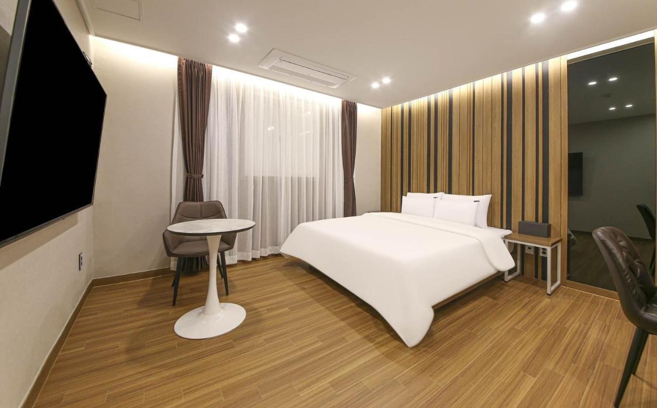 Brown Dot Hotel Sinan Gwangju Metropolitan City Esterno foto