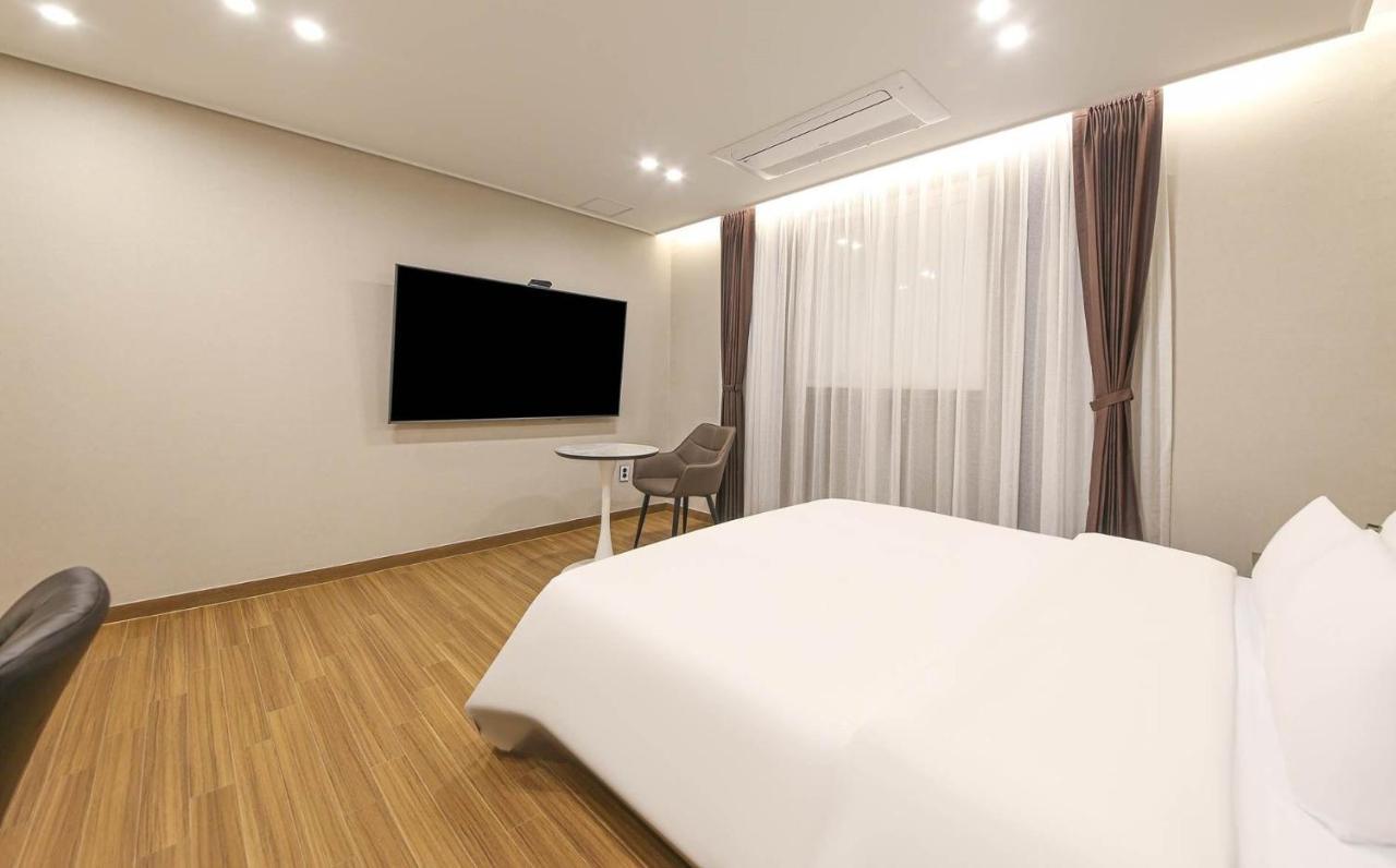 Brown Dot Hotel Sinan Gwangju Metropolitan City Esterno foto