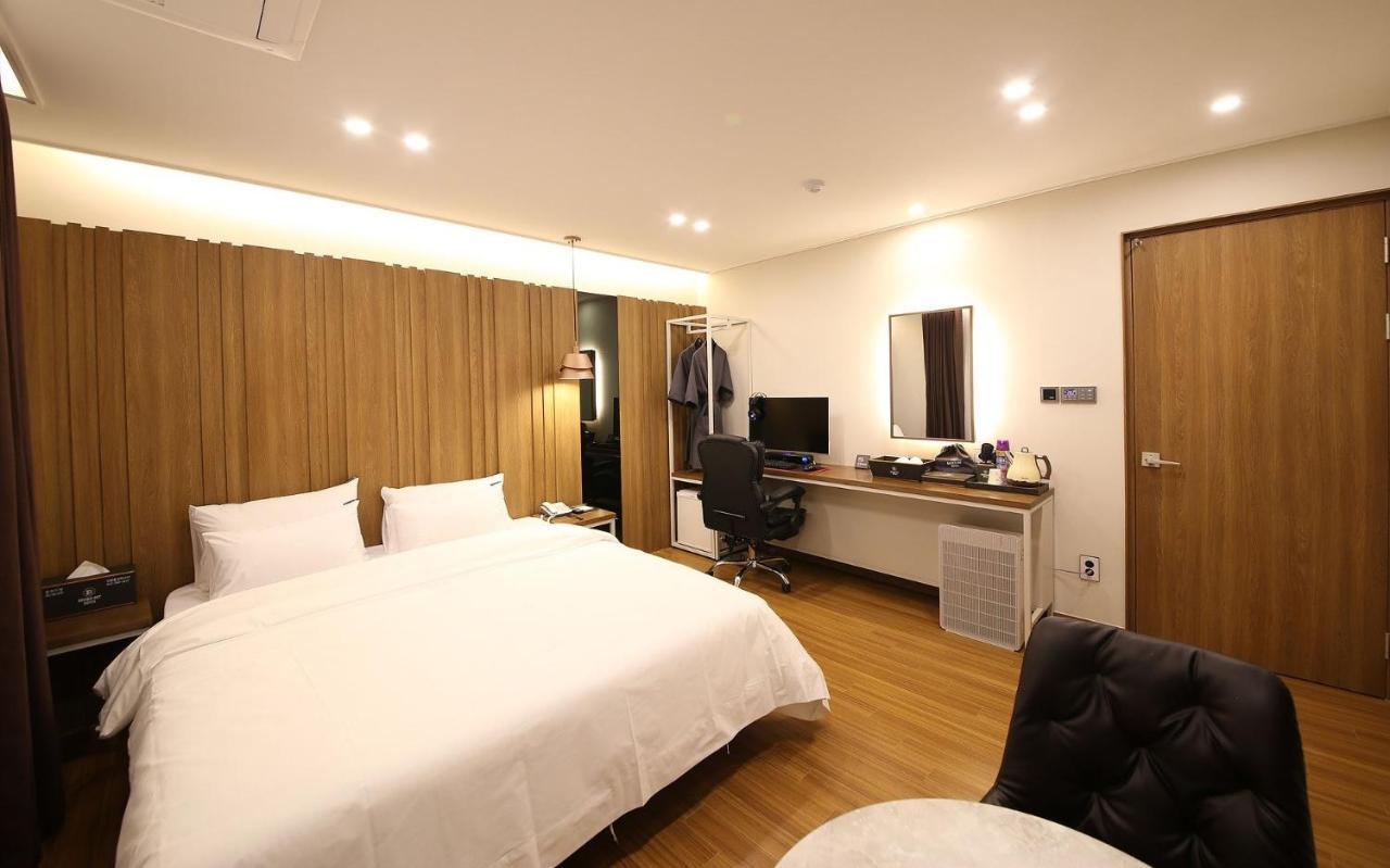 Brown Dot Hotel Sinan Gwangju Metropolitan City Esterno foto