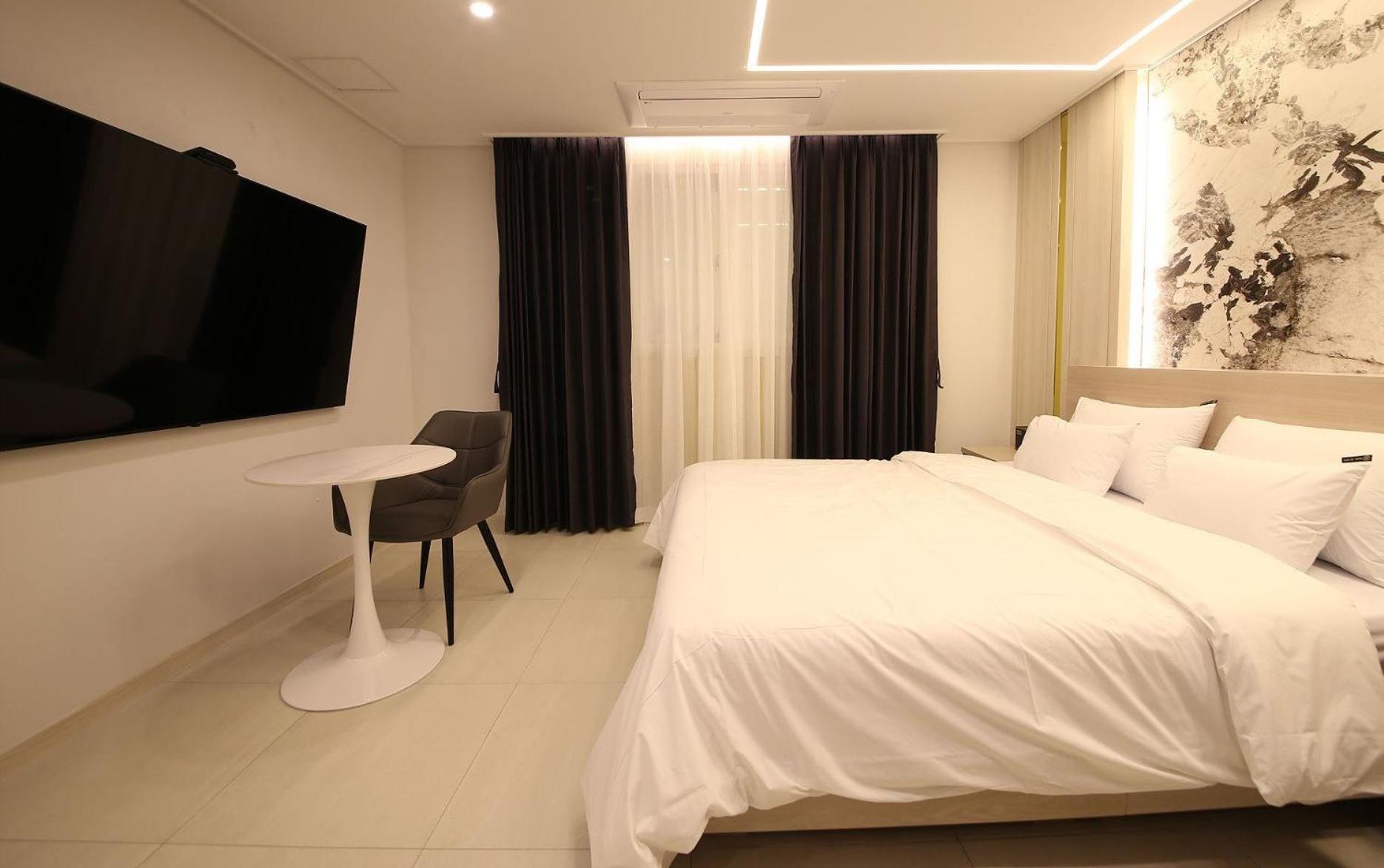 Brown Dot Hotel Sinan Gwangju Metropolitan City Esterno foto